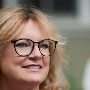 Meet your Posher, Lynda